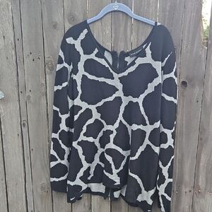 Lane Bryant Black and Gray Patterned Sweatshirt